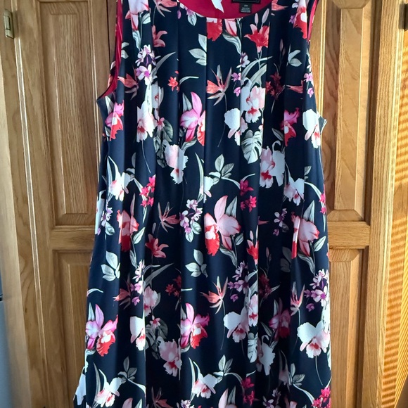 Jessica Howard Dresses & Skirts - Jessica Howard Pink and Navy Floral Dress